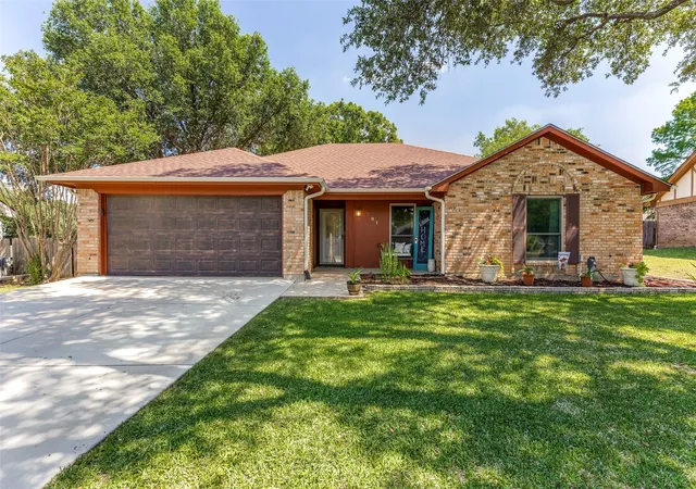 Homes for sale in Keller, TX | 301 Shawnee Trl, Keller, TX 76248 | MLS# 21267066