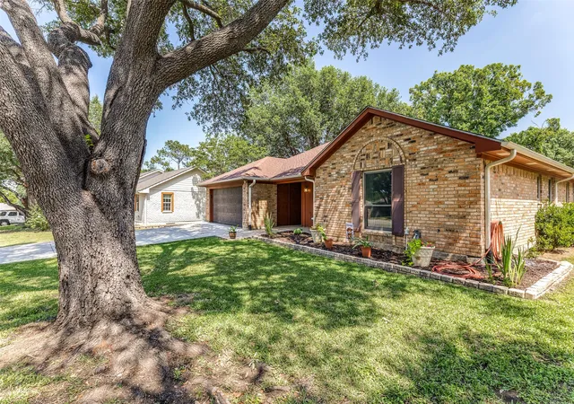 Homes for sale in Keller, TX | 301 Shawnee Trl, Keller, TX 76248 | MLS# 21267066