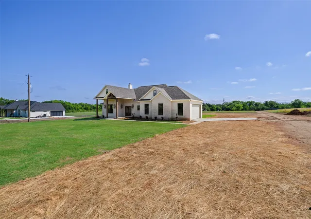 Photo 2 of Sale Pending at 4406 Colony Rd, Granbury, TX 76048 | MLS# 21270797 | Listing updated on 2026-08-28