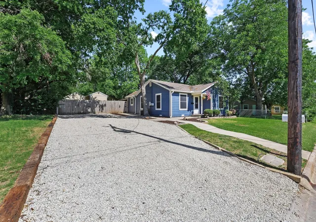 Homes for sale in Gainesville, TX | 1208 Mill St, Gainesville, TX 76240 | MLS# 21271560