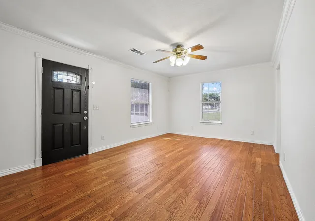 Homes for sale in Gainesville, TX | 1208 Mill St, Gainesville, TX 76240 | MLS# 21271560