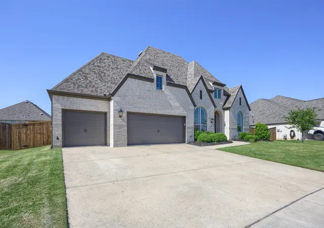Photo 2 of Sale Pending at 2405 Capitol Pl, Melissa, TX 75454 | MLS# 21259127 | Listing updated on 2026-07-20