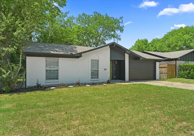 Homes for sale in Cedar Hill, TX | 1222 Saturn Dr, Cedar Hill, TX 75104 | MLS# 21271041