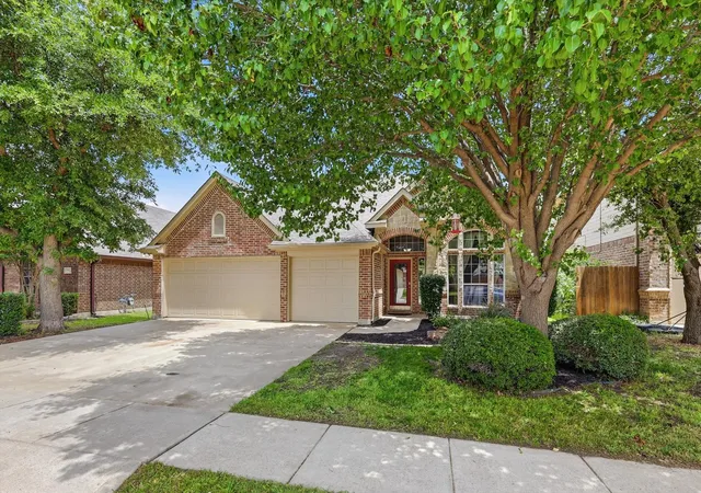 Photo 2 of Single family home for sale at 7408 Innisbrook Ln, Fort Worth, TX 76179 | MLS# 21257490 | Listing updated on 2026-08-27