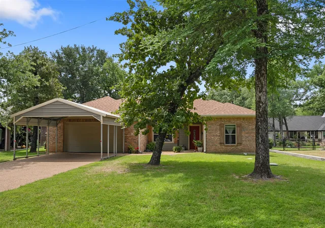 Homes for sale in Star Harbor, TX | 49 Westview Cir, Star Harbor, TX 75148 | MLS# 21267717