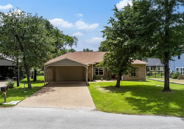 Homes for sale in Star Harbor, TX | 49 Westview Cir, Star Harbor, TX 75148 | MLS# 21267717