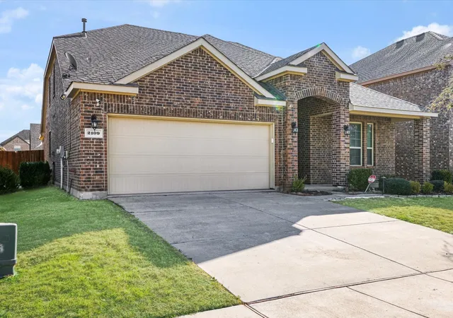 Photo 4 of Sale Pending at 2109 Lake Hawthorne Trl, Little Elm, TX 75068 | MLS# 21271614 | Listing updated on 2026-07-24
