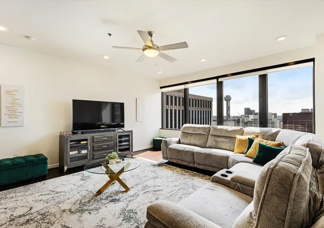 Homes for sale in Dallas, TX | 1200 Main St #1404, Dallas, TX 75202 | MLS# 21271630