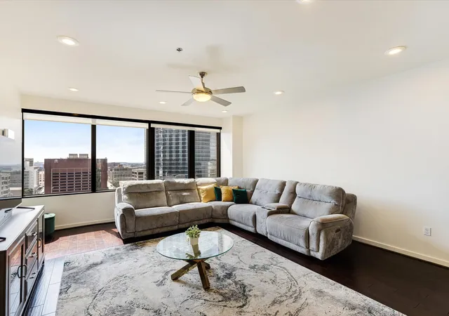 Homes for sale in Dallas, TX | 1200 Main St #1404, Dallas, TX 75202 | MLS# 21271630