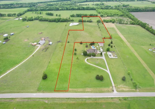 Photo 1 of Land for sale at 022 East Line, Whitewright, TX 75491 | MLS# 21271642 | Listing updated on 2026-10-06