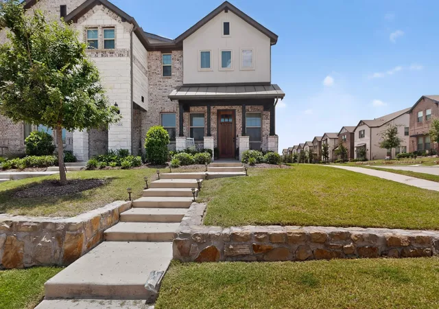 3rd image of 6004 Baritone Ct, Sachse, TX 75048 | MLS# 21271661
