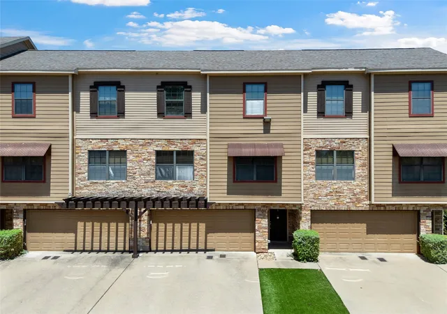 Photo 2 of Condo for sale at 2410 S 2nd St #1267, Waco, TX 76706 | MLS# 21270296 | Listing updated on 2026-09-29