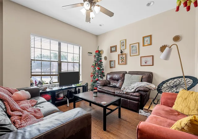 Photo 3 of Condo for sale at 2410 S 2nd St #1267, Waco, TX 76706 | MLS# 21270296 | Listing updated on 2026-09-29