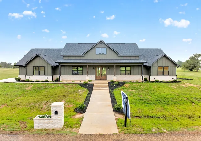 Homes for sale in Mt Pleasant, TX | 242 Private Road 2712, Mt Pleasant, TX 75455 | MLS# 21271652