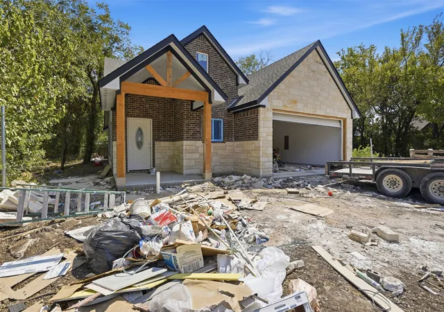 Photo 1 of Single family home for sale at 306 Royal St, Cleburne, TX 76031 | MLS# 21268038 | Listing updated on 2026-09-03