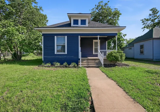 Homes for sale in Denison, TX | 721 W Monterey St, Denison, TX 75020 | MLS# 21271816