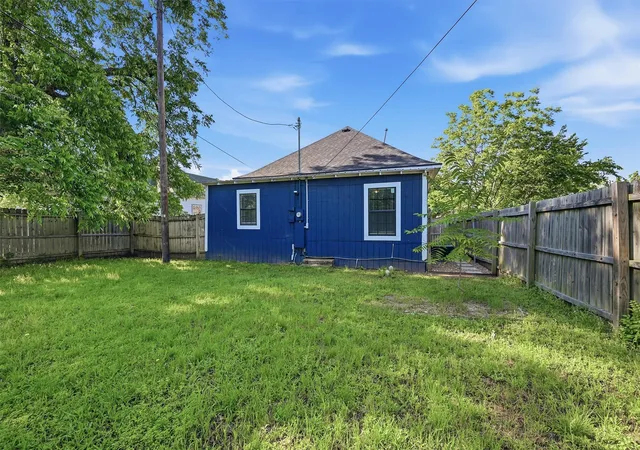 Homes for sale in Denison, TX | 721 W Monterey St, Denison, TX 75020 | MLS# 21271816
