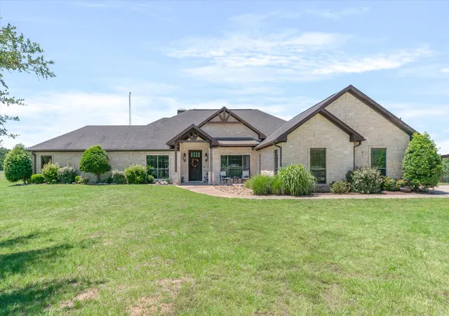 Photo 1 of Single family home for sale at 347 Vz County Road 3108, Edgewood, TX 75117 | MLS# 21271865 | Listing updated on 2026-05-16