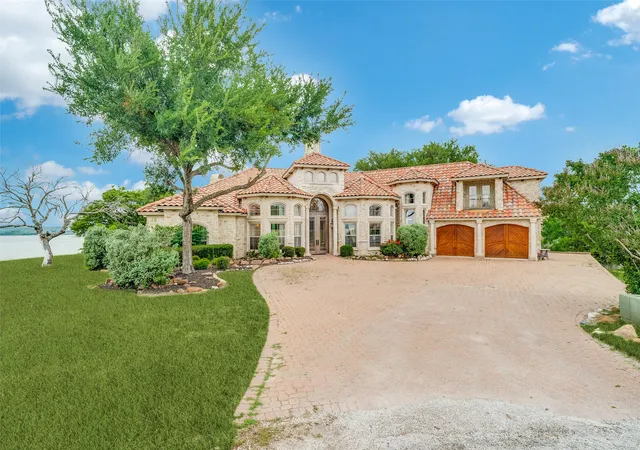 Photo 1 of Single family home for sale at 1237 Overlook Ct, Whitney, TX 76692 | MLS# 21259130 | Listing updated on 2026-08-17