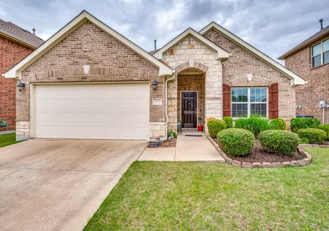 Photo 1 of Single family home for sale at 3405 Canyon Lake Dr, Little Elm, TX 75068 | MLS# 21260262 | Listing updated on 2026-10-01
