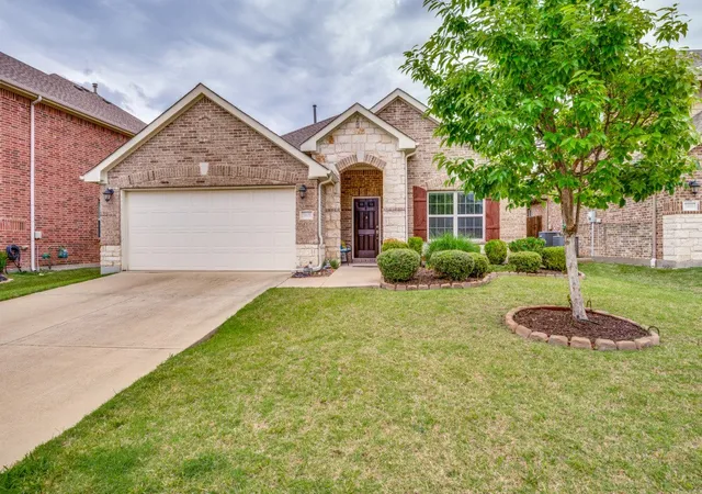Photo 2 of Single family home for sale at 3405 Canyon Lake Dr, Little Elm, TX 75068 | MLS# 21260262 | Listing updated on 2026-10-01