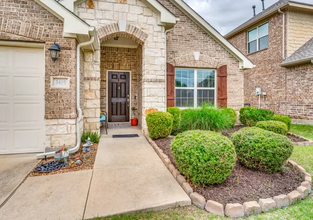 Photo 3 of Single family home for sale at 3405 Canyon Lake Dr, Little Elm, TX 75068 | MLS# 21260262 | Listing updated on 2026-10-01