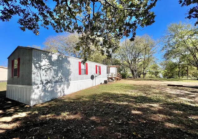 Photo 1 of Manufactured home for sale at 304 Wildwind St, Gun Barrel City, TX 75156 | MLS# 21269052 | Listing updated on 2026-07-20