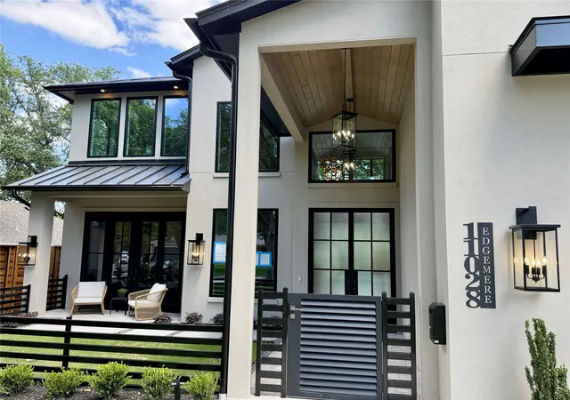 Photo 2 of Sale Pending at 11028 Edgemere Rd, Dallas, TX 75230 | MLS# 21269734 | Listing updated on 2026-08-05