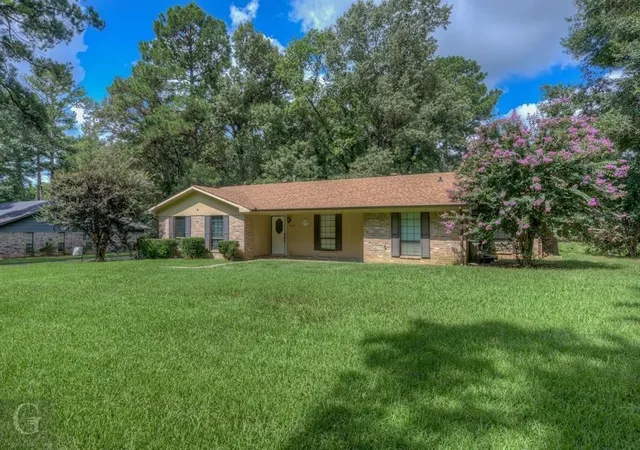Photo 1 of Single family home for sale at 7410 Flatwood Dr, Greenwood, LA 71033 | MLS# 21272047 | Listing updated on 2026-07-07