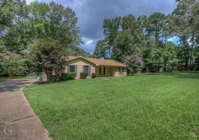 Photo 2 of Single family home for sale at 7410 Flatwood Dr, Greenwood, LA 71033 | MLS# 21272047 | Listing updated on 2026-07-07