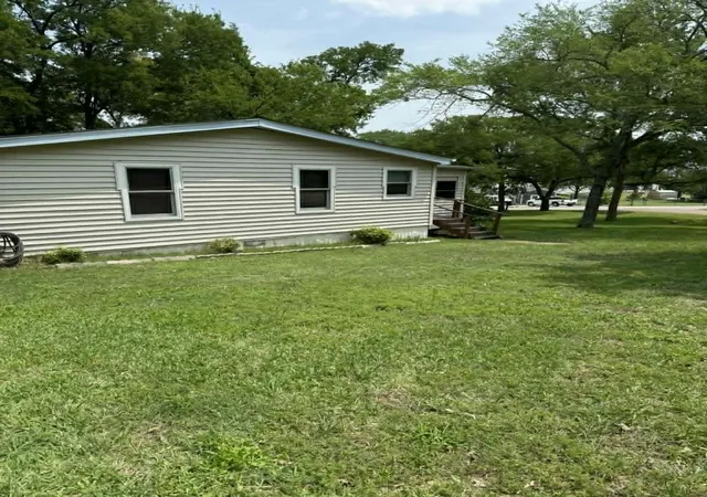 Photo 3 of Manufactured home for sale at 220 Hollyglen St, Gun Barrel City, TX 75156 | MLS# 21271764 | Listing updated on 2026-08-21