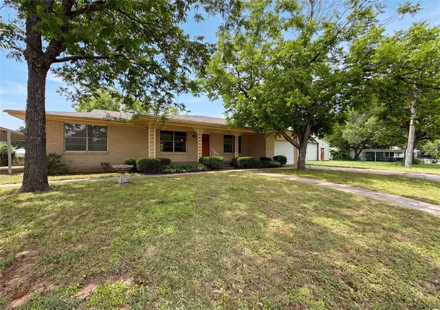 Homes for sale in Chico, TX | 205 W Decatur St, Chico, TX 76431 | MLS# 21271944