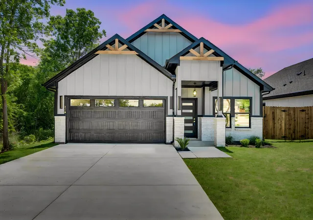 Photo 2 of Single family home for sale at 312 Matthew St, Hillsboro, TX 76645 | MLS# 21272002 | Listing updated on 2026-08-28