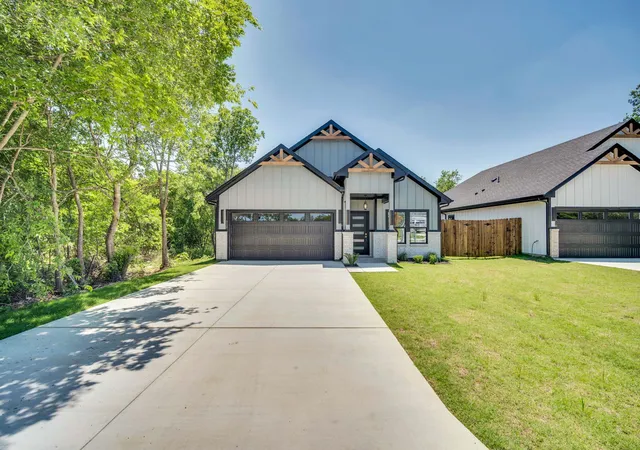 Photo 3 of Single family home for sale at 312 Matthew St, Hillsboro, TX 76645 | MLS# 21272002 | Listing updated on 2026-08-28