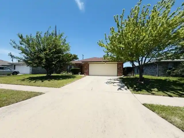 Photo 1 of Single family home for sale at 617 Deloris Dr, Killeen, TX 76542 | MLS# 21272098 | Listing updated on 2026-10-09