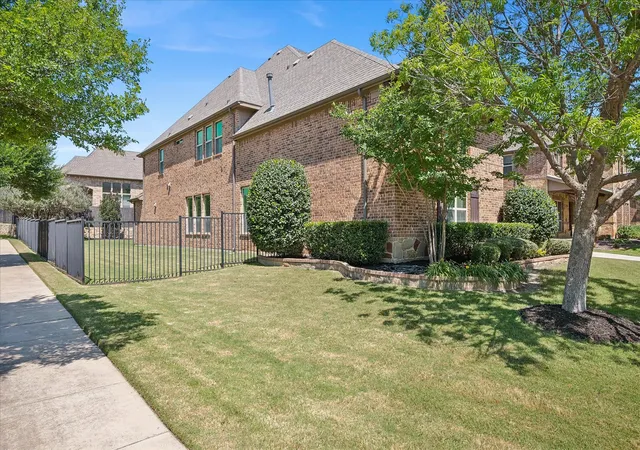 Photo 3 of Sale Pending at 9601 Bowman Dr, Fort Worth, TX 76244 | MLS# 21271629 | Listing updated on 2026-07-14