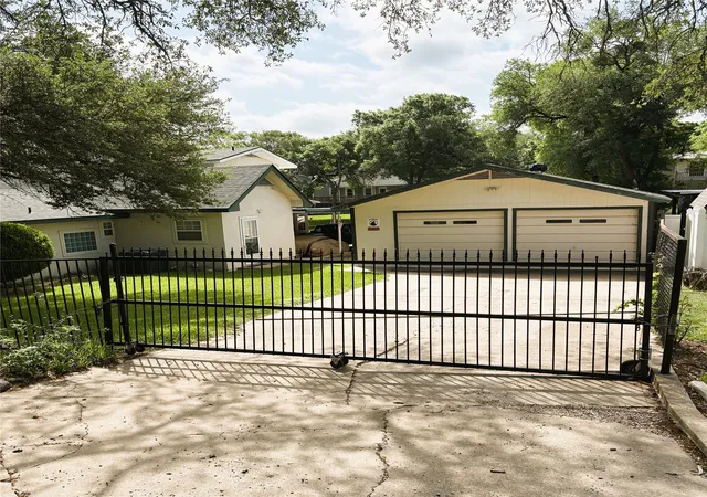 Homes for sale in Clifton, TX | 270 County Road 1745, Clifton, TX 76634 | MLS# 21271935