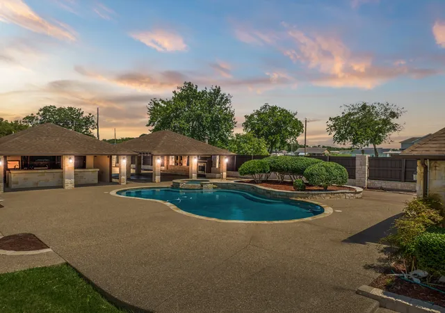Photo 3 of Single family home for sale at 400 E Spurgeon St, Itasca, TX 76055 | MLS# 21263348 | Listing updated on 2026-08-17