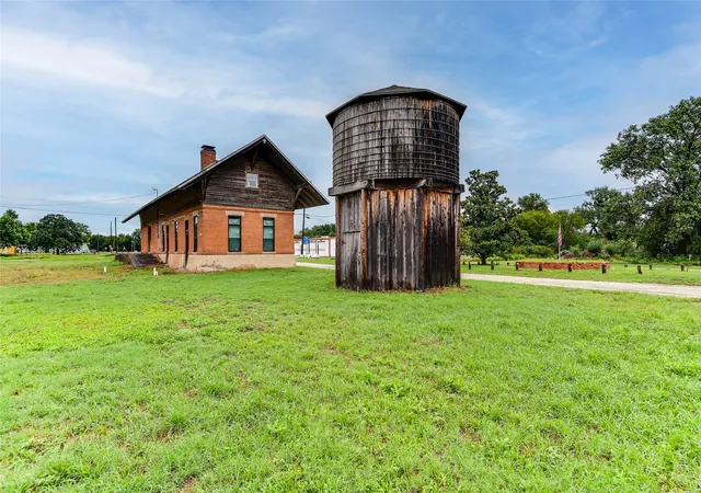 Homes for sale in Rosser, TX | 211 Main St, Rosser, TX 75157 | MLS# 21270951