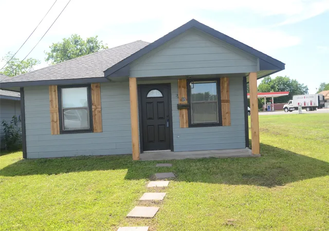 Homes for sale in Honey Grove, TX | 505 15th St, Honey Grove, TX 75446 | MLS# 21263705