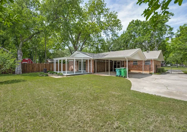 Homes for sale in Gainesville, TX | 19 Shadowood Ln, Gainesville, TX 76240 | MLS# 21269939