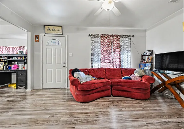 Homes for sale in Garland, TX | 2889 Beasley Dr, Garland, TX 75041 | MLS# 21258943