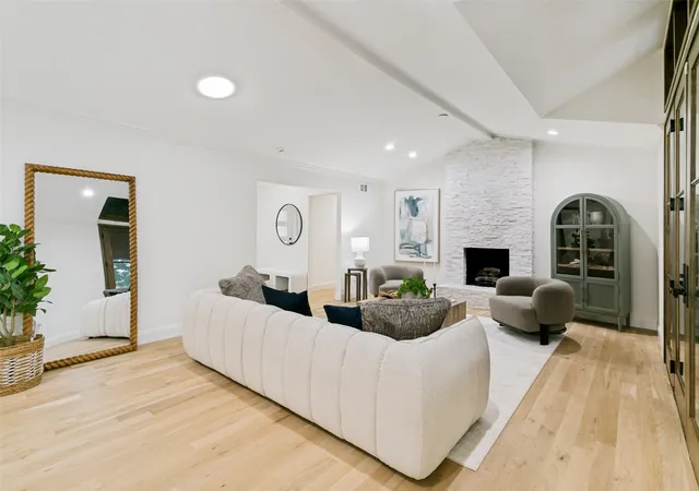 Photo 4 of Sale Pending at 4426 Laren Ln, Dallas, TX 75244 | MLS# 21258429 | Listing updated on 2026-07-15