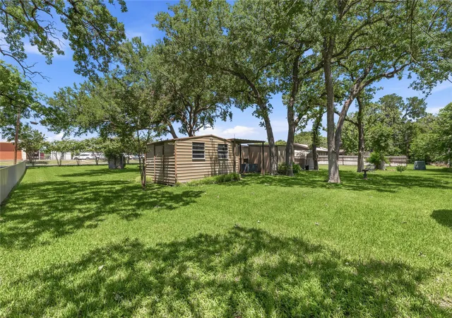Homes for sale in De Leon, TX | 641 S Lamar St, De Leon, TX 76444 | MLS# 21272182