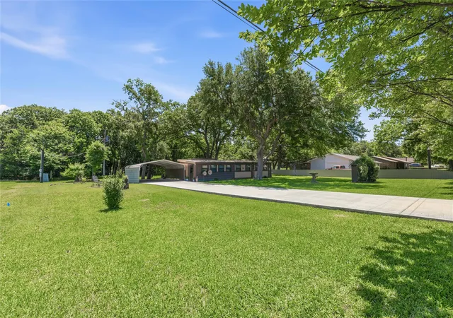 Homes for sale in De Leon, TX | 641 S Lamar St, De Leon, TX 76444 | MLS# 21272182