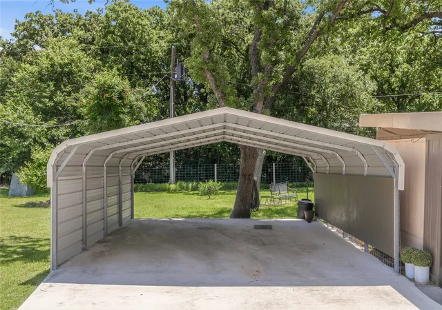 Homes for sale in De Leon, TX | 641 S Lamar St, De Leon, TX 76444 | MLS# 21272182
