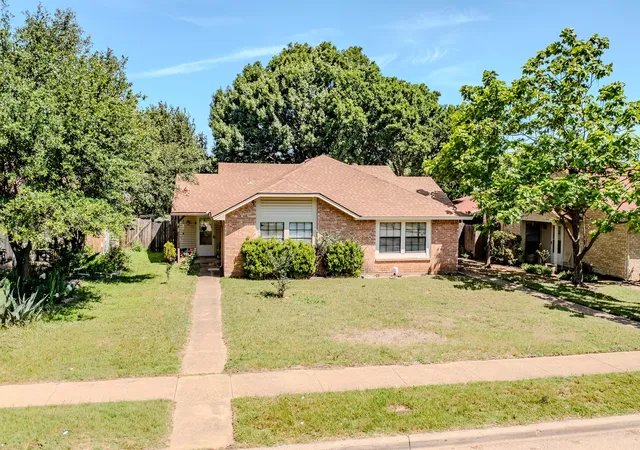 Photo 1 of Single family home for sale at 7105 Pineberry Rd, Dallas, TX 75249 | MLS# 21271937 | Listing updated on 2026-10-06