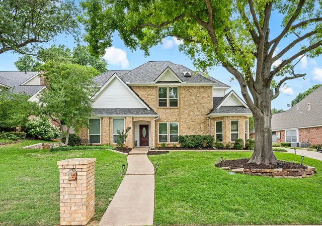 Homes for sale in Colleyville, TX | 4300 Green Meadow St E, Colleyville, TX 76034 | MLS# 21248911