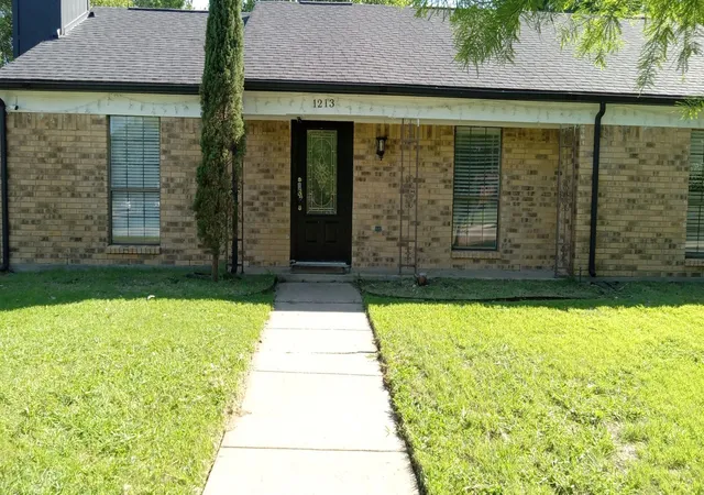 Homes for sale in Garland, TX | 1213 Sicily Ct, Garland, TX 75040 | MLS# 21272240