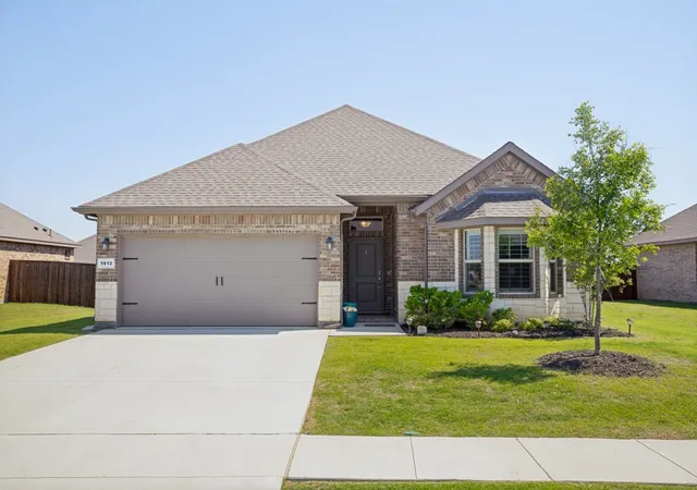 Photo 1 of Single family home for sale at 1612 Reed Dr, Krum, TX 76249 | MLS# 21268120 | Listing updated on 2026-07-12